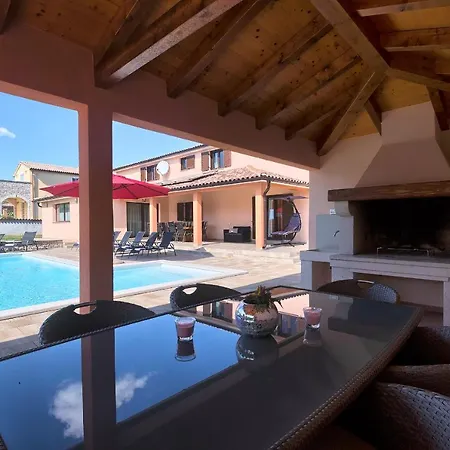 Amber Villa Barban