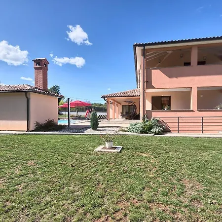Amber Villa