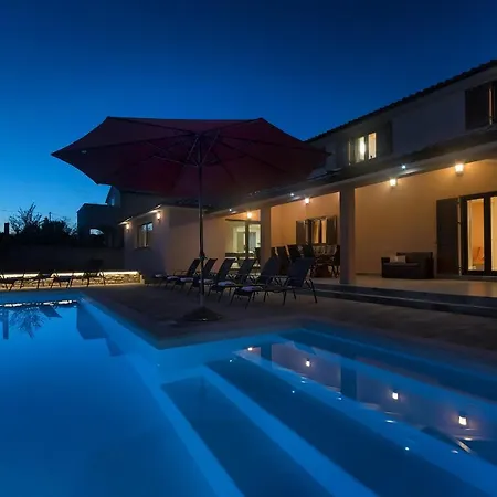 Amber Villa