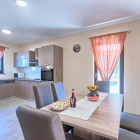 Amber Villa Barban