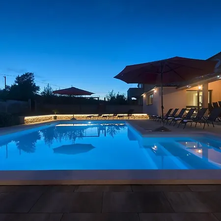 Amber Villa