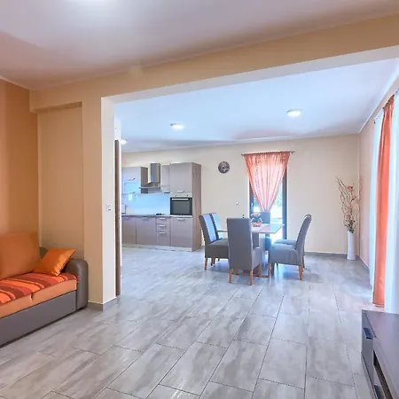 Amber Villa